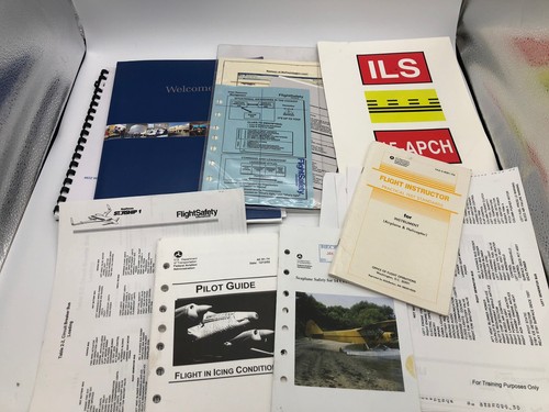 Mixed lot airplane - lot, flight